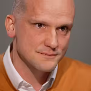 Peníze na spořicích účtech jsou špatně, teď je dobrý čas investovat, říká spoluzakladatel Fondee