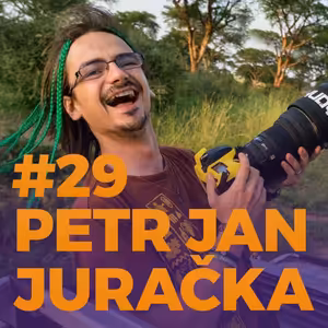 "Vím, že umím pilotovat dron a u toho zvracet" Vzpomíná Petr Jan Juračka