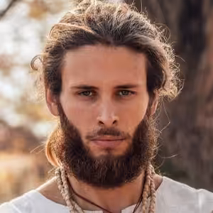 Skúsil prácu v banke, potom sa rok učil u svetoznámeho ľadového muža. Záujem Slovákov o pokojnú myseľ a aktívne telo je obrovský