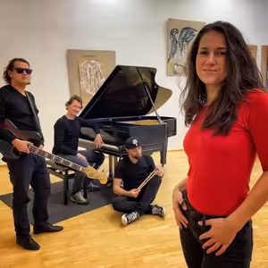 Podcast i-n 90 s Evou Vodičkovou o její cestě ke zpěvu