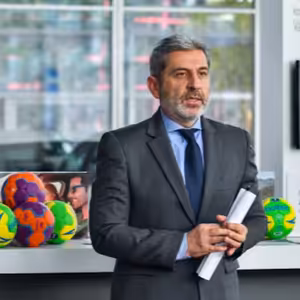 SZH Podcast E17: Viceprezident SZH Ernö Kelecsényi o pôsobení v tíme 5-násobného víťaza ženskej Ligy majstrov, aj o aktuálnom stave hádzanej na Slovensku