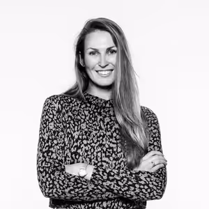 Nina Araya: The circus is like a family. The war confirmed it!