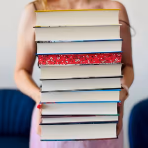 10 kníh, ktoré si musíte počas júla prečítať!