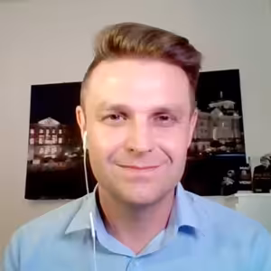 Merkelová umí krize řešit, ale neumí jim předcházet. Větou o migraci si na sebe ušila bič, říká Jonáš