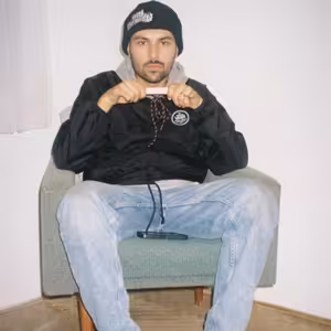 Ako chceš robiť hudbu na alternatívnej rapovej scéne bez crustového metalového stromového loga, pýta sa Dušan Vlk