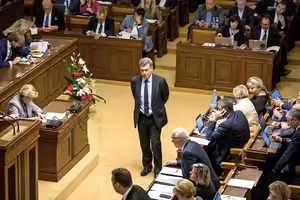 Předvolební speciál s Pavlem Blažkem: Mladí se mají starat o staré, státy na to nemají