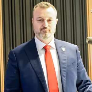 Milan Krajniak - Pred vymenovaním vlády má prezident právo... (Braňo Závodský Naživo)