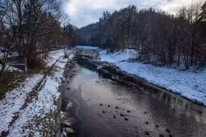 Otrávená řeka. Proč Deza zatajila havárii a úřady mlčí?