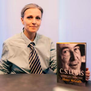 C.S. Lewis je nadčasový autor, očariť dokáže aj mojich študentov, hovorí prekladateľka Eva Baloghová