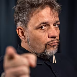 Luděk Staněk ~ Zrádci jsou Městečko Palermo na televizních steroidech