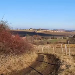 Vesnicopis #25 Z Neumětel do Tmaně