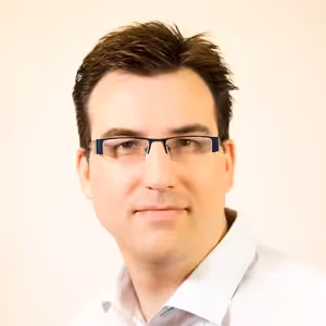 Učitel matematiky Marek Valášek: Myslím si, že je důležité říkat, k čemu jsou věci v matematice dobré. Dělat praktické použití matematiky.