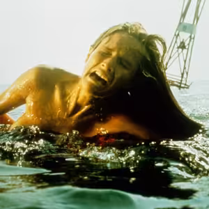 Čeľuste sa po päťdesiatich rokoch vracajú do kín. Kedysi ich porazil len Pacho, hybský zbojník