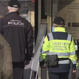 Asistenti prevence kriminality budou v mosteckých ulicích pracovat i v letošním roce.