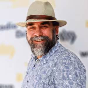 Vratislav Hlásek: „Člověk je připraven do systému 19. století “