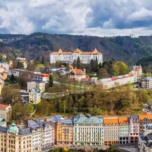 #nebududoma: Do Karlovarského kraje do lázeňského trojúhelníku, muzeí, zámků, kláštera i na vrchol Klínovce