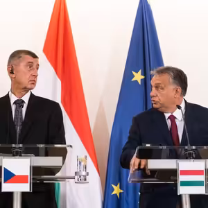 Pro Fica jsou maďarské volby pohroma. Zato Babiš odepsal Orbána už mnohem dřív
