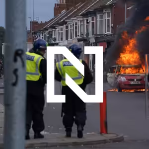 Co zažehlo výbuch nenávisti v Británii