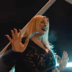 Hudobný rozhovor: Júlia Maléřová - Gulliett o skladbe "Výhra"