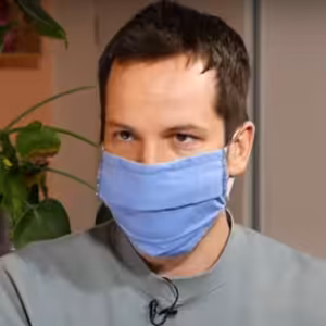 Aktivista Jakub Goda: Ľudí zabíja vírus, ktorému neveria