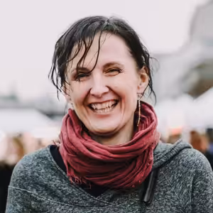 43: Jak může oblečení vydržet „až moc dlouho“? Proč si u střihů Grazia švadleny jen tiše povzdechnou? A jak se z učitelky stane návrhářka pro všemožné postavy?