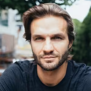 Matyáš Ramba: Postavení nového cirkusu v Česku nás štvalo. I proto vznikla inscenací Grandiózní