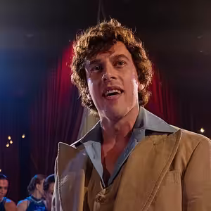 Duchoň nie je lacnou videoklipovou estrádou. Ponúka dôležitý a stále aktuálny politický rozmer