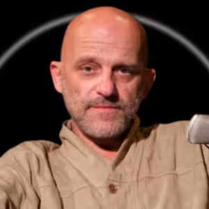 HYNEK ČERMÁK: O divadle, Belmondovi, focení, zbraních...