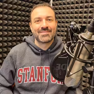 Jako DJ projel svět. Představa, že to budu dělat do stáří, mě ale nelákala, říká politolog Smetana