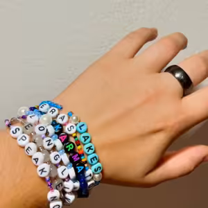 Pojďme si vyměňovat náramky! POMOC PRO DŮM PRO JULII