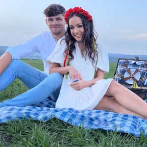 Dohoda je jasná, spieva v novej piesni so skupinou Modus moderátorka BB FM rádia Martina Comisso