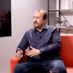 Až 45 tisíc měsíčně si u nás vydělají handicapovaní. Panují o nich předsudky, říká Kosour