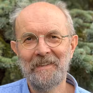 Rozhovor s Karlem Olivou, českým jazykovědcem