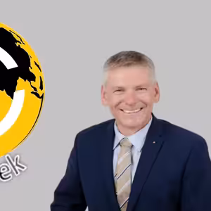 Jiří Hynek – rozhovor o NATO, czexitu i „hulvátovi“ Etzlerovi