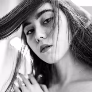 Naomi Adachi - moderátorka