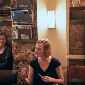 Maa ilmaan heitetty: Mirkka, Saila a Sanna