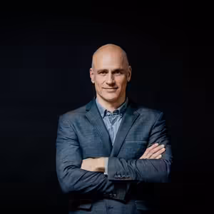 Ako investovať v čase inflácie? Je čas si zobrať hypotéku? Odpovedá Juraj Karpiš