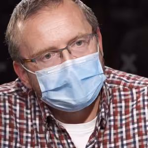 Bláha: Vládní politici celou dobu lžou. Data z nemocnic byla utajovaná i před zdravotníky