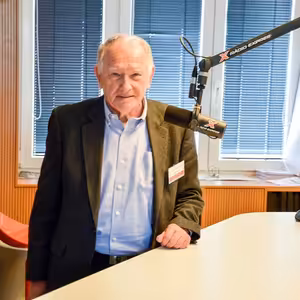 Pavol Povinec - Pre výbuch v Černobyle sa na strednom Slovensku nesmelo piť ovčie mlieko