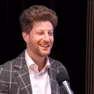 Vyšší poplatky pro ČT a Rozhlas rozdělují společnost! Přispívá to k její radikalizaci, říká Gregor