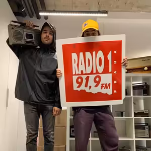 Reflektor #163: Frekvence u stolu s Glebem a Barteesem Strangem