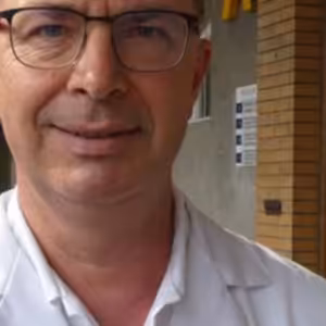 Uprchlíci náš zdravotní systém nepoloží, říká Tom Philipp