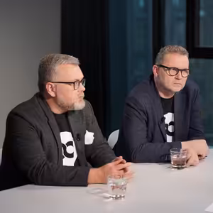 Dějiny přepisujeme neustále a je to v pořádku. Řeči o nové totalitě jsou ale jen emoční razítka, říkají Stehlík a Groman