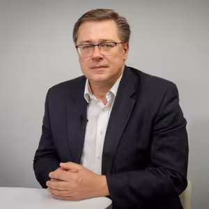 Sociológ Vašečka: Pellegrini sa správa ako sluha, nevzoprie sa Ficovi