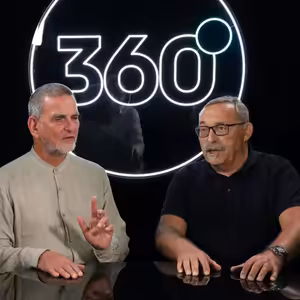 A. Heretik: “Mám obavu, že treba veľké udalosti, aby sa tu niečo zmenilo.” D. Pastirčák: “Projektil už letí, niečo zlé zasiahne aj nás”