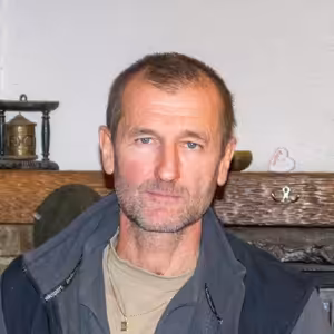 O chate M. R. Štefánika pod Ďumbierom s Igorom Fabriciusom