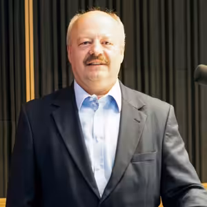 Pavel Macko - Techniku za miliardy nebude mať kto obsluhovať (Braňo Závodský Naživo)