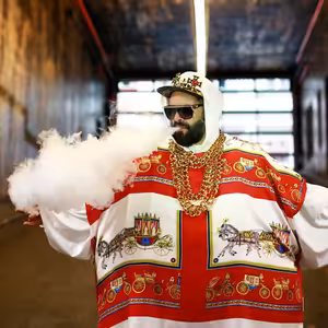 Konektor: Podivíme se nad zjevením mladé Slovenky Karin Ann, lehce pomluvíme Ivu Frühlingovou a Lásku, vychválíme Kapitána Dema a Dalibora Jandu i s jeho lijánou. S Davidem Kollerem koukneme na střechu a na závěr bomba ze zahraničí!