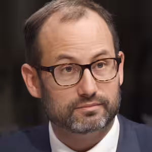 Michalik měl ve vládě být, byl by skvělý. Když mi Věšek řekne, že je to bezpečné, věřím mu, tvrdí Farský