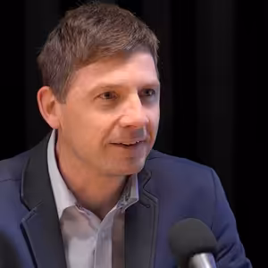 SPD je červená linie pro rodiče. Nejsme fašisti, chceme zrušit Green Deal i migrační pakt, říká Mach